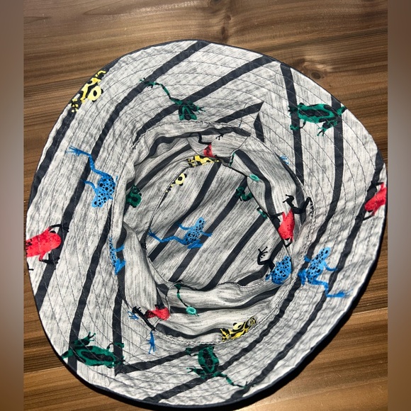 UV SKINZ Toddler Boy Swim Set w/ Hat size 5 & Extra pair of Zero X Sz 5/6 Trunks - Picture 3 of 14